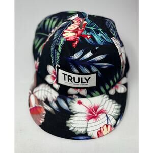 Truly Hard Seltzer Baseball  Cap Pre-Owned in good condition Hawaiian style
